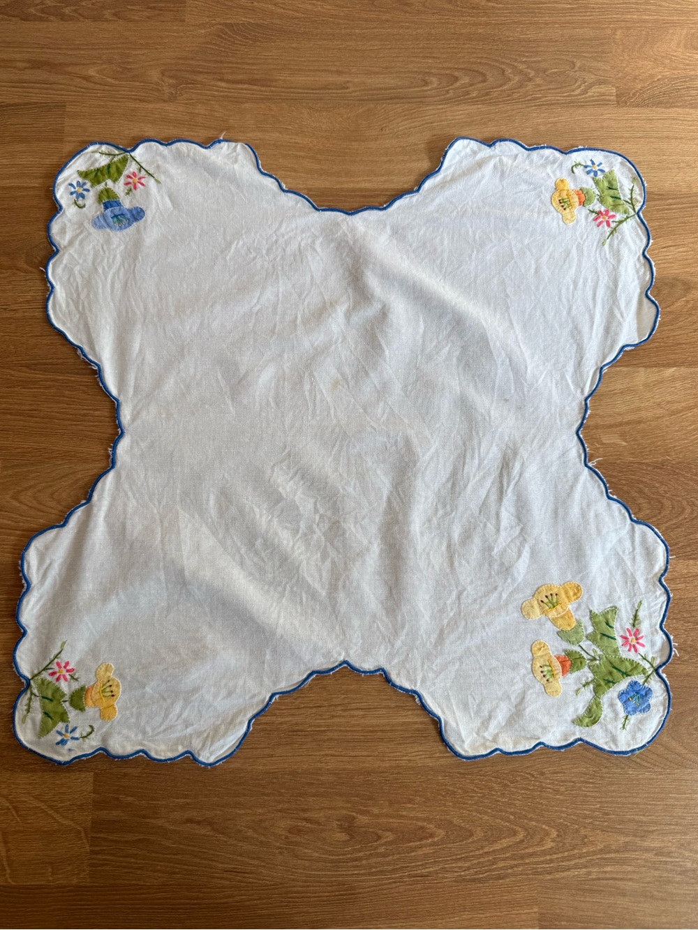 Vintage Floral Applique Bun Basket Cloth Farmhouse Table Linen Cottagecore retro